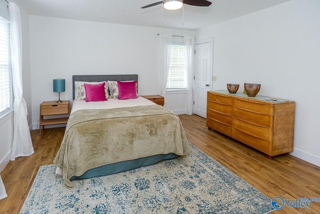 Building Photo - 208 S Oxford Cir