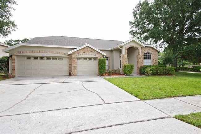 Building Photo - 1450 Thornhill Cir