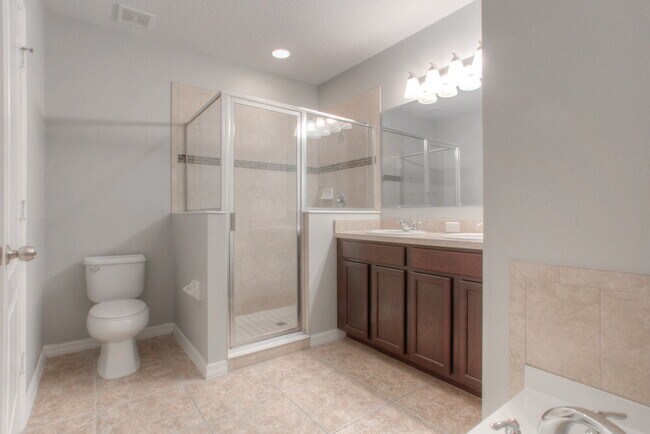 Building Photo - 6794 Glenbrook Dr
