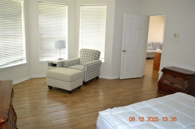 Building Photo - 4007 Sand Terrace Dr
