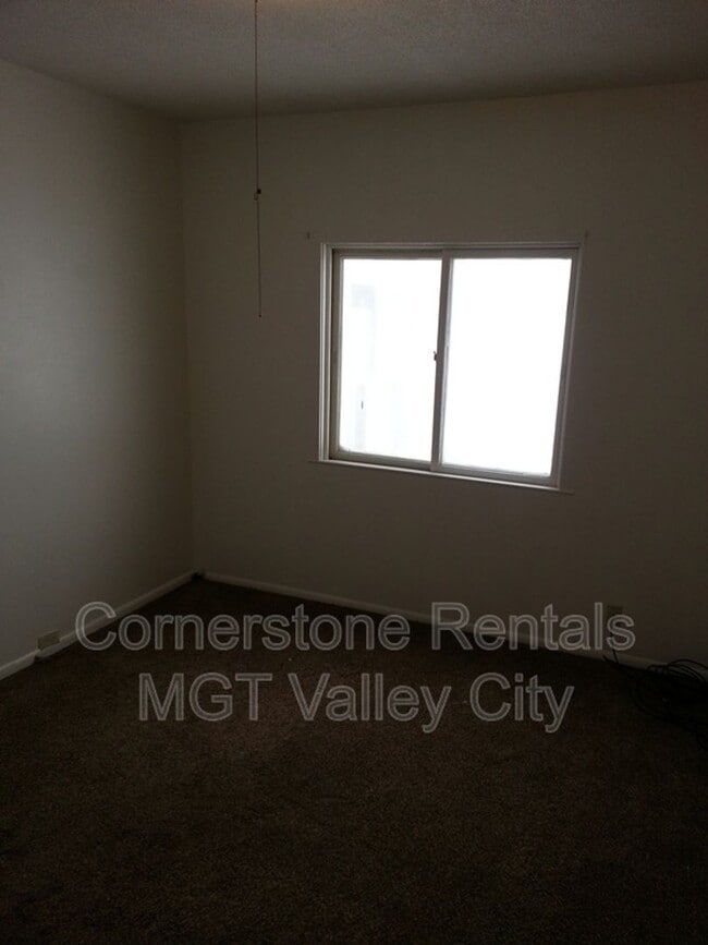 Building Photo - 309 College St SE