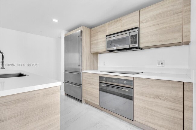 Building Photo - 16385 Biscayne Blvd