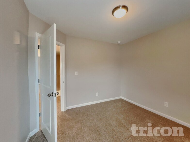 Building Photo - 803 Springtooth Dr