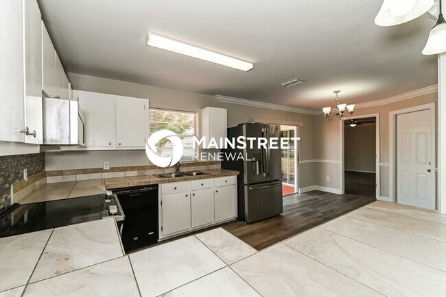 Building Photo - 3 Bedroom Pet-Friendly Home in CAPE CORAL,...