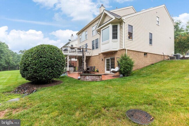 Building Photo - 15292 Golf View Dr