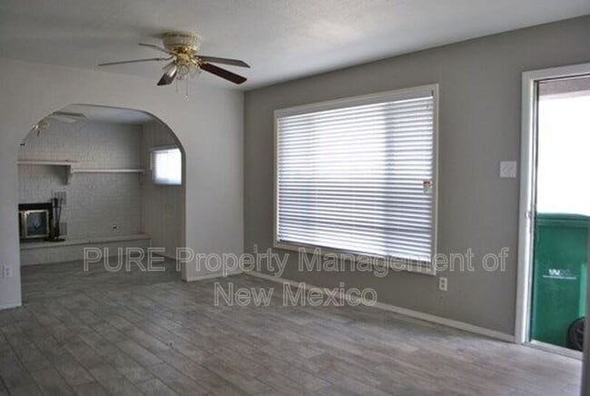 Building Photo - 3307 Edgecliff Dr