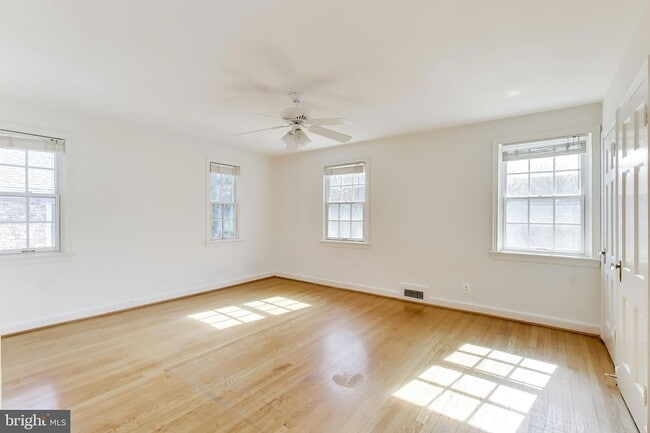 Building Photo - 5138 Nebraska Ave NW