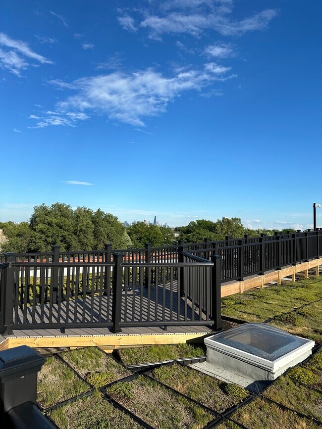 Building Photo - 3963 W Belmont Ave