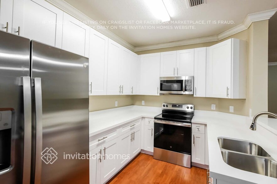 Building Photo - 12315 SW 125th Ct