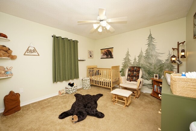 Building Photo - Lovely Cul-De-Sac Home in South Crestview