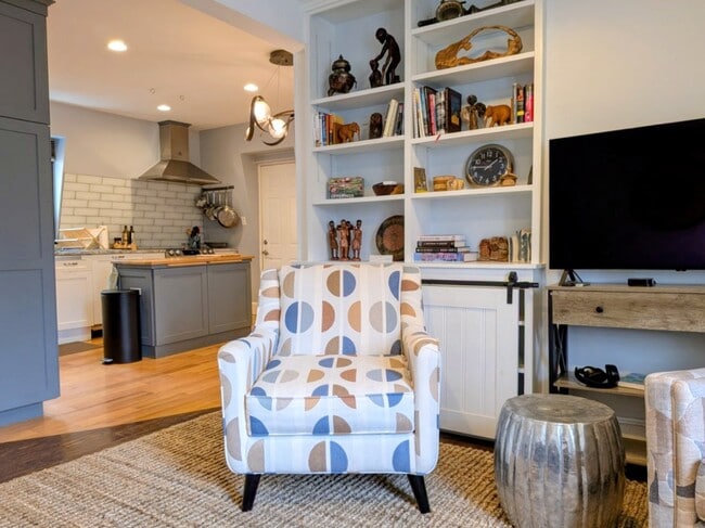 Building Photo - 34 West St