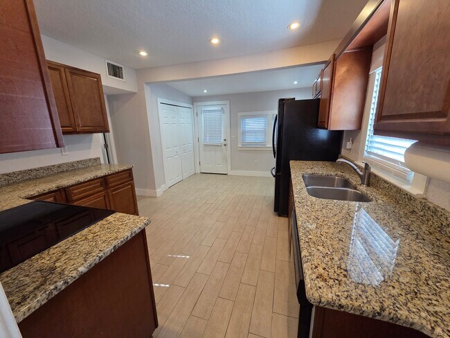 Building Photo - 103 N Glenwood Ave