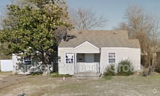 Building Photo - 615 East 26th Pl N