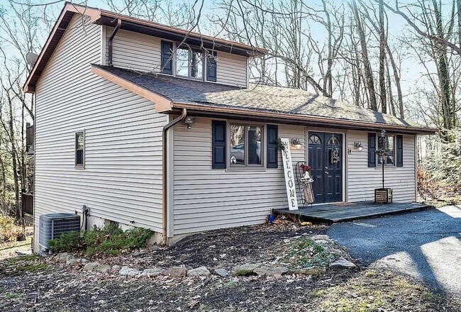 Building Photo - 291 Manor Ln E