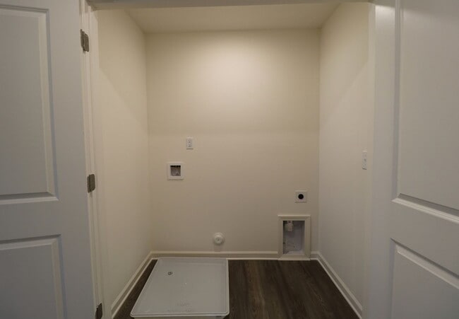 Building Photo - 624 Richard Rd