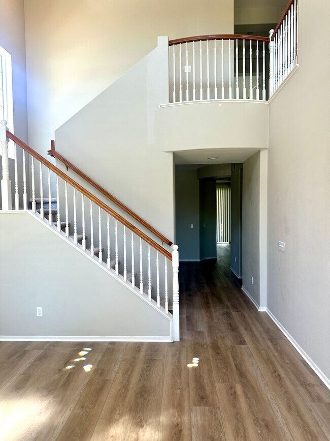 Building Photo - Beautiful Winchester 4-Bedroom  Home!