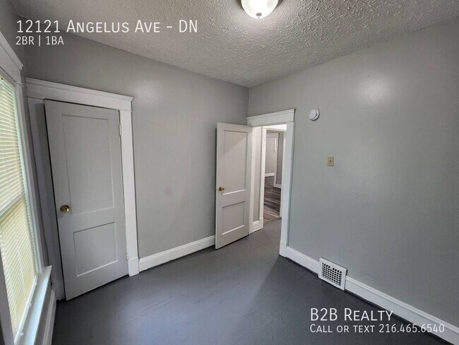 Building Photo - 12121 Angelus Ave