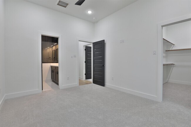 Building Photo - 8109 Bigwood St