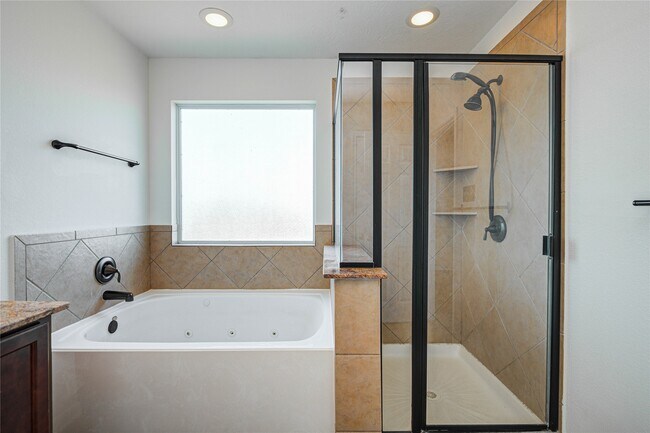 Building Photo - 4814 Mint Trails