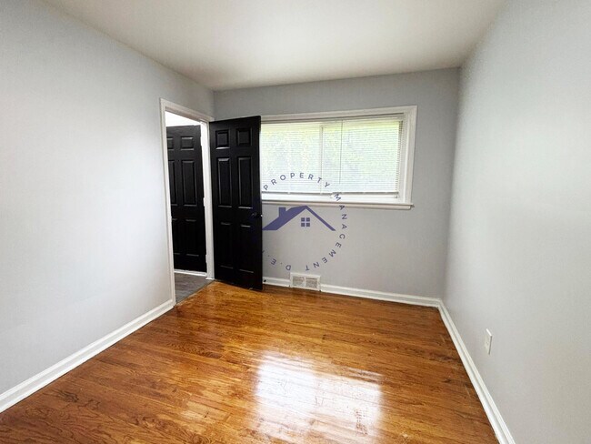 Building Photo - 11783 Riverdale