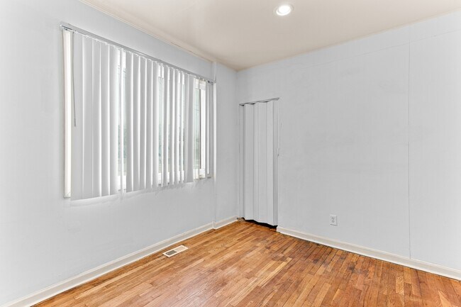 Building Photo - 7645 Fisher Ave