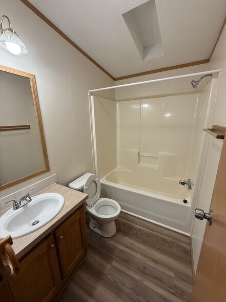 Building Photo - 10 Starling Ln