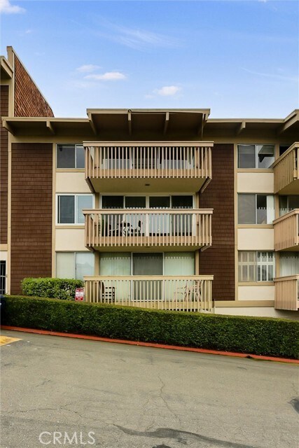 Building Photo - 6542 Ocean Crest Dr