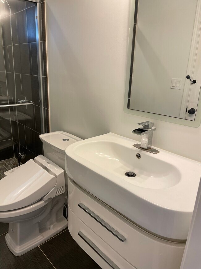 Building Photo - 1047 Malua Dr