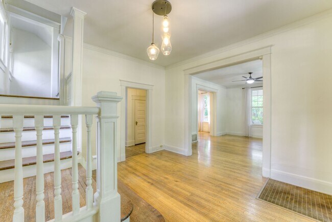 Building Photo - JULY MOVE IN SPECIAL - 1/2 OFF FIRST MONTH...