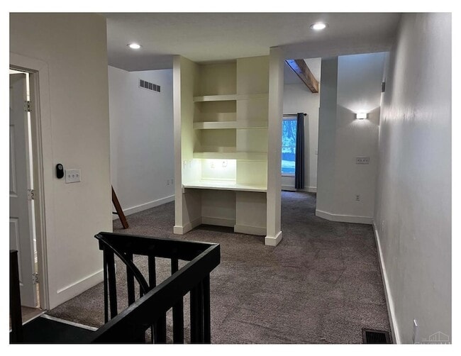 Building Photo - 67 Mulberry St