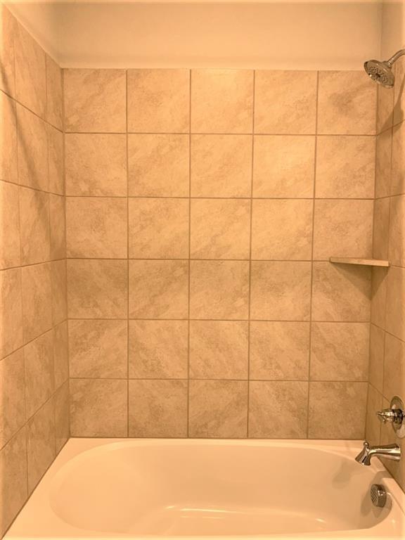 Building Photo - 6605 Verona Pl