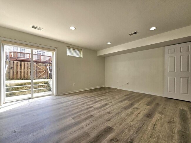 Building Photo - 15328 Elizabeth Burbage Loop