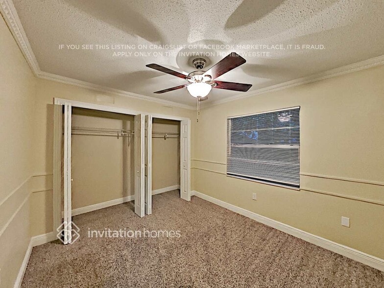 Building Photo - 978 Oak Dr