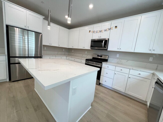 Building Photo - 1887 Orfanos Ranch Dr