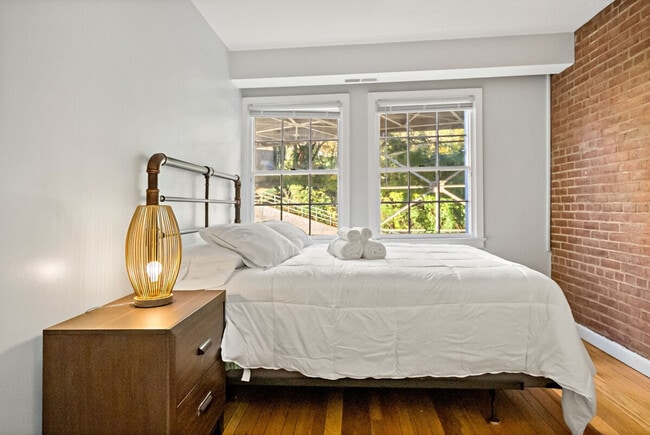 Building Photo - 3303 Water St NW