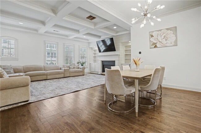 Building Photo - 2500 Skyland Dr NE