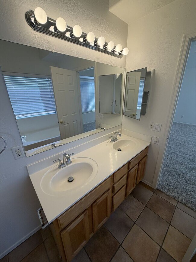 Building Photo - 3816 S 74th Dr
