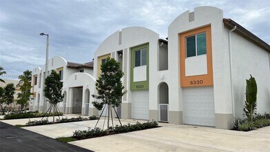 Building Photo - 6270 SW 47th Ct