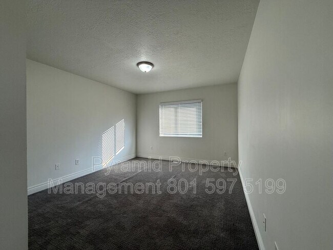 Building Photo - 3178 S 945 E