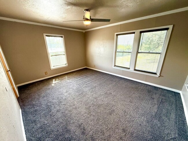 Building Photo - *MOVE IN SPECIAL* Gated Home With Hill Country Living Just Minutes From Boerne!