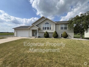 Building Photo - 3607 Deeprose Dr SE