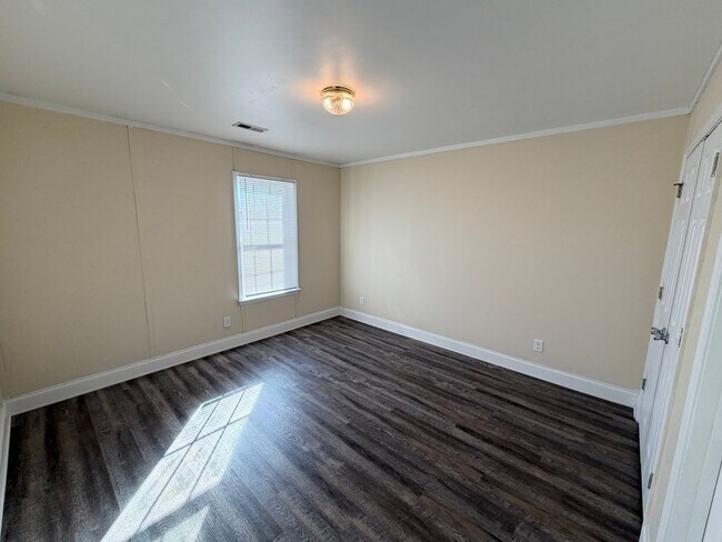 Building Photo - North Iredell - 2 BD/ 2 BA