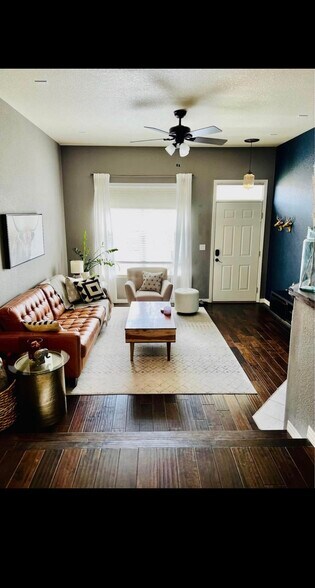 Building Photo - 9362 Amison Cir