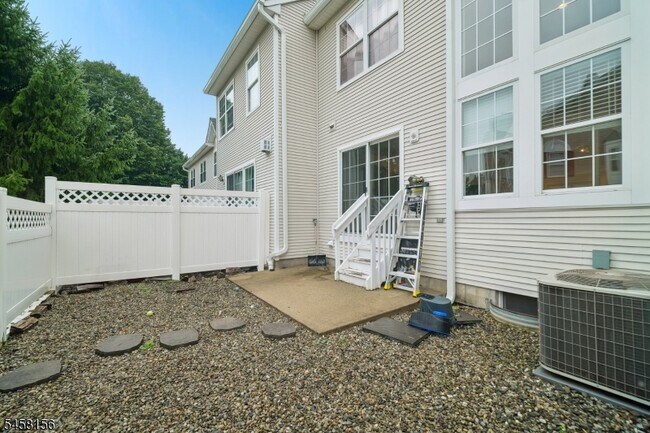 Building Photo - 4 Prescott Ct