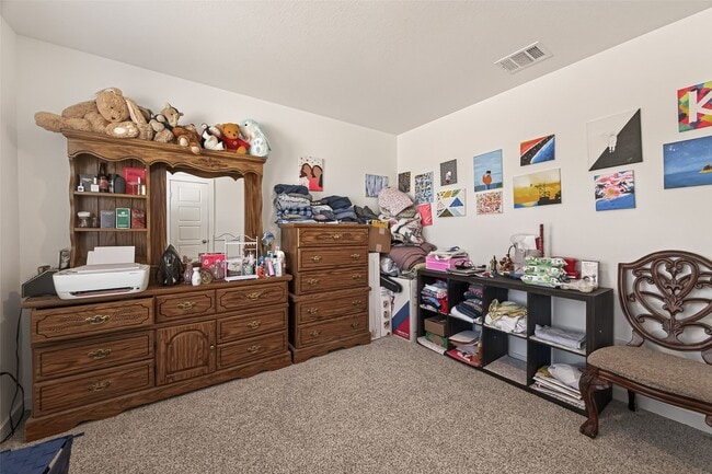 Building Photo - 1102 Rayburn Dr