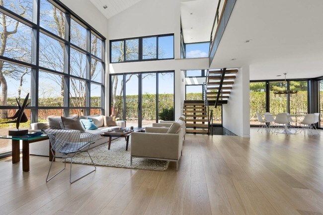 Building Photo - 507 Edge of Woods Rd