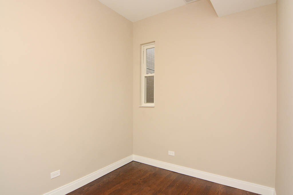 Building Photo - 2637 W Potomac Ave