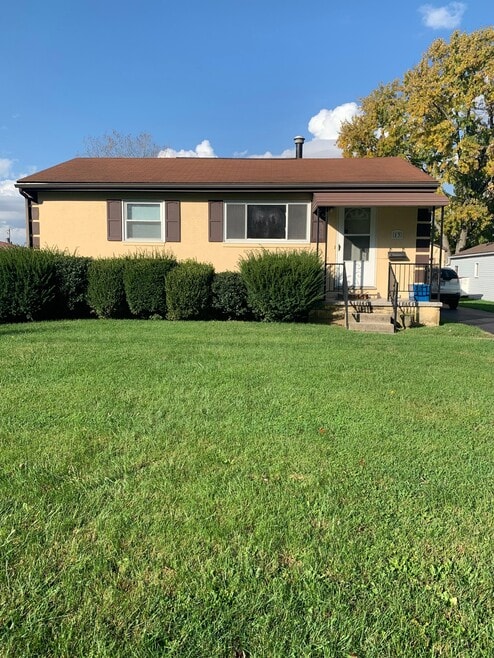 Building Photo - 13 Willow St