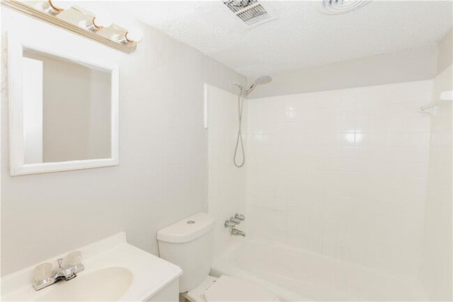 Building Photo - 2055 Alison Ct SW