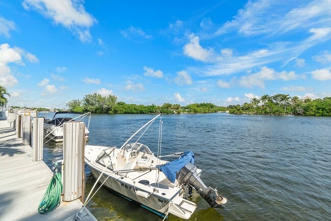 Building Photo - 1160 N Federal Hwy